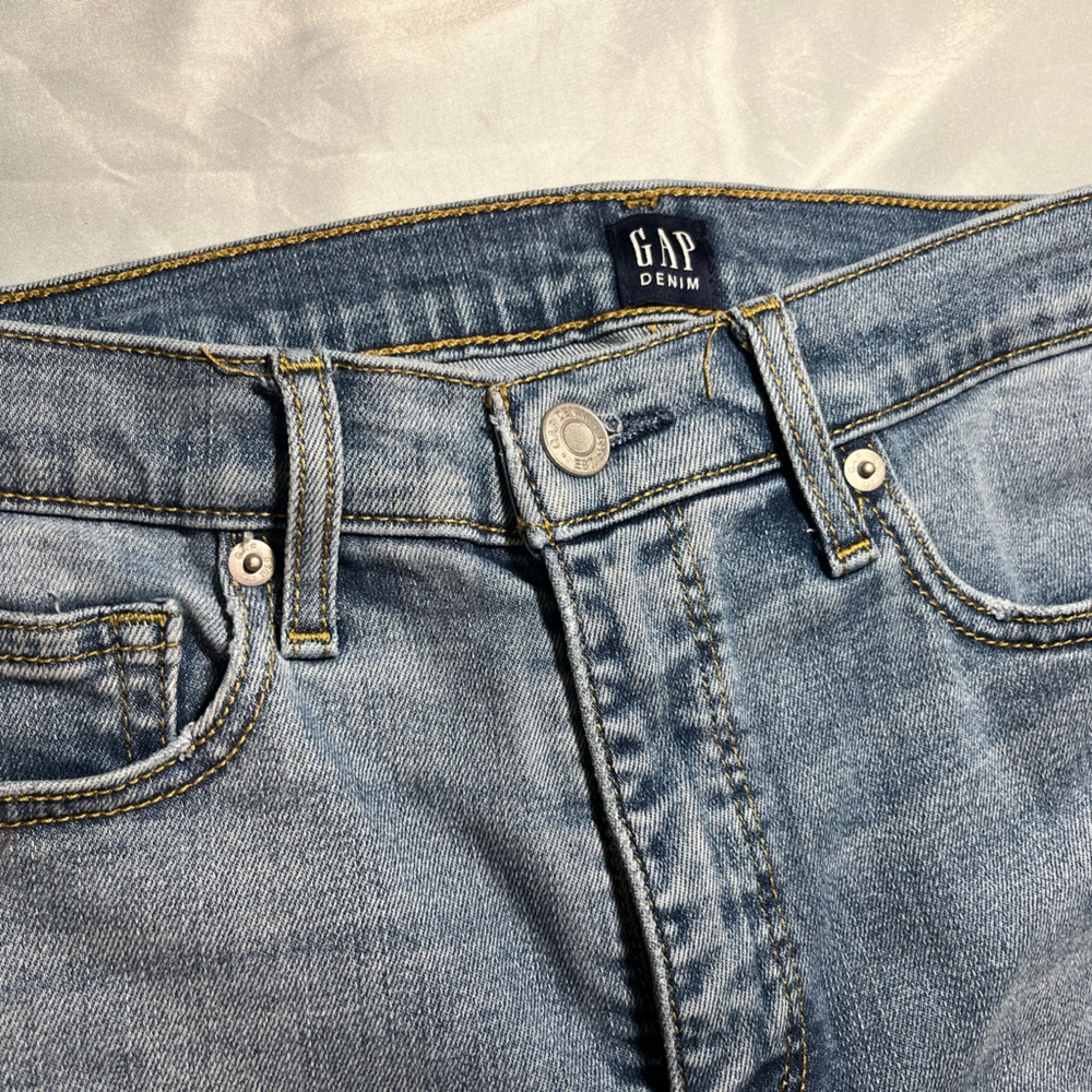 GAP women’s Skinny Jeans - Light Blue( 27 tall)
